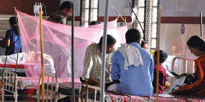 പനിച്ചുവിറച്ച് കേരളം ; സംസ്ഥാനത്ത് ചികിത്സ തേടിയത് 12876 പേര് പനിച്ചുവിറച്ച് കേരളം ; സംസ്ഥാനത്ത് ചികിത്സ തേടിയത് 12876 പേര്