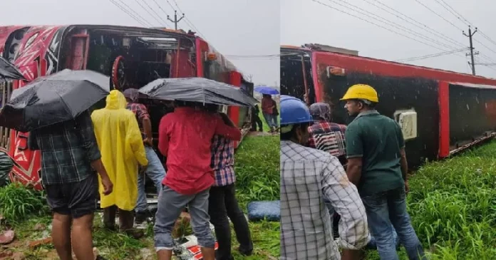 കോഴിക്കോട് ബസ് മറിഞ്ഞ് 20 പേർക്ക് പരിക്ക് കോഴിക്കോട് ബസ് മറിഞ്ഞ് 20 പേർക്ക് പരിക്ക്