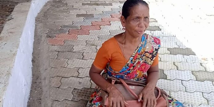 തനിക്ക് ലഭിക്കേണ്ട ആനുകൂല്യങ്ങൾ നിഷേധിക്കുന്നു ; ജില്ലാ ട്രൈബൽ ഓഫീസ് പടിക്കൽ സത്യാഗ്രഹം നടത്തി തനിക്ക് ലഭിക്കേണ്ട ആനുകൂല്യങ്ങൾ നിഷേധിക്കുന്നു ; ജില്ലാ ട്രൈബൽ ഓഫീസ് പടിക്കൽ സത്യാഗ്രഹം നടത്തി