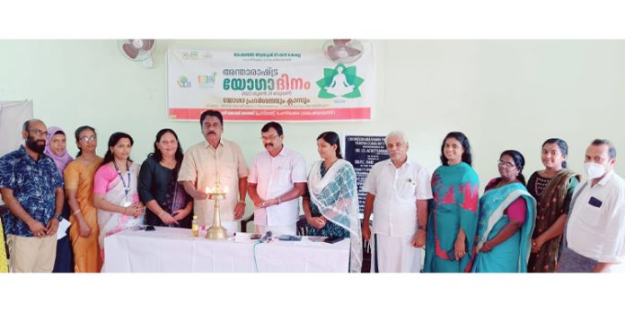യോഗ പരിശീലനവും ക്ലാസും നടത്തി യോഗ പരിശീലനവും ക്ലാസും നടത്തി