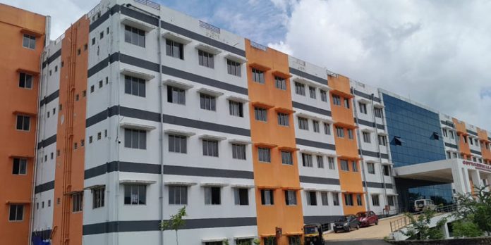 കോന്നി മെഡിക്കൽ കോളേജിൽ പനിക്കും ചികിത്സയില്ല കോന്നി മെഡിക്കൽ കോളേജിൽ പനിക്കും ചികിത്സയില്ല
