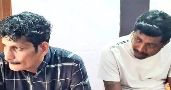 വാടക ക്വാർട്ടേഴ്സിൽ എം.ഡി.എം.എ വിൽപന ; രണ്ടുപേർ എക്സൈസ് പിടിയിൽ വാടക ക്വാർട്ടേഴ്സിൽ എം.ഡി.എം.എ വിൽപന ; രണ്ടുപേർ എക്സൈസ് പിടിയിൽ