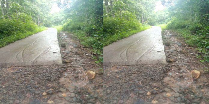 അഞ്ചുകുഴി – മുക്കം റോഡ്, കണ്ടാൽ കഷ്ടം ! അഞ്ചുകുഴി – മുക്കം റോഡ്, കണ്ടാൽ കഷ്ടം !