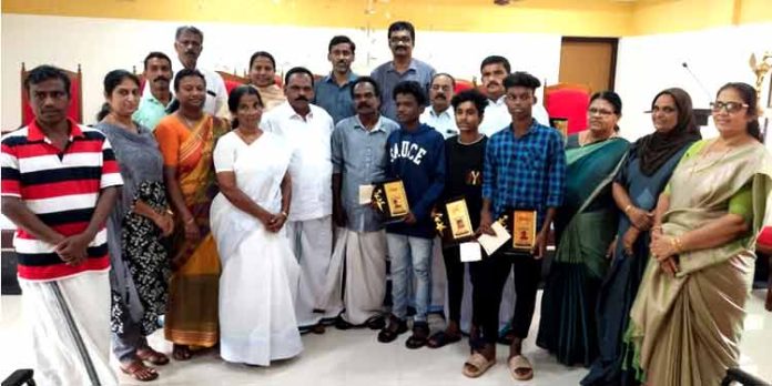 പട്ടികജാതി വികസന വകുപ്പിന്റെ പ്രീമെട്രിക് ഹോസ്റ്റലില് നിന്നും എസ്.എസ്.എല്.സി ക്ക് ഉന്നതവിജയം നേടിയ വിദ്യാർത്ഥികളെ അനുമോദിച്ചു പട്ടികജാതി വികസന വകുപ്പിന്റെ പ്രീമെട്രിക് ഹോസ്റ്റലില് നിന്നും എസ്.എസ്.എല്.സി ക്ക് ഉന്നതവിജയം നേടിയ വിദ്യാർത്ഥികളെ അനുമോദിച്ചു