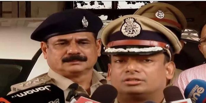 എലത്തൂരുമായി ബന്ധമില്ല, കത്തിച്ചത് തീപ്പെട്ടി ഉപയോഗിച്ചത് ; വിശദീകരണവുമായി ഐജി എലത്തൂരുമായി ബന്ധമില്ല, കത്തിച്ചത് തീപ്പെട്ടി ഉപയോഗിച്ചത് ; വിശദീകരണവുമായി ഐജി