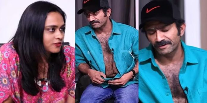 അഭിമുഖത്തിനിടെ അവതാരകയ്ക്ക് മുൻപിൽ ഷർട്ട് ഊരി ഷൈൻ ടോം ചാക്കോ അഭിമുഖത്തിനിടെ അവതാരകയ്ക്ക് മുൻപിൽ ഷർട്ട് ഊരി ഷൈൻ ടോം ചാക്കോ