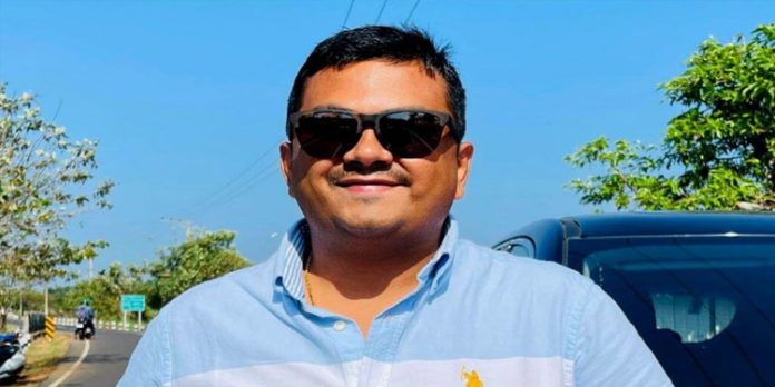 എന്റെ വീട്ടില് റെയ്ഡോ ; താന് അറിഞ്ഞില്ല എന്ന് വ്ളോഗര് സുജിത് ഭക്തന് എന്റെ വീട്ടില് റെയ്ഡോ ; താന് അറിഞ്ഞില്ല എന്ന് വ്ളോഗര് സുജിത് ഭക്തന്