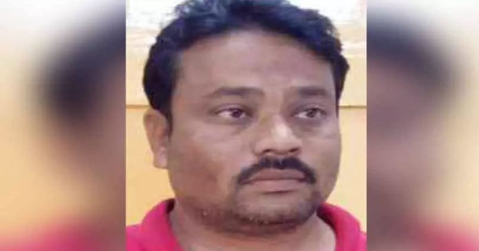 വാഹന പരിശോധനക്കിടെ തോക്കുമായി മഹാരാഷ്ട്ര സ്വദേശി അറസ്റ്റിൽ വാഹന പരിശോധനക്കിടെ തോക്കുമായി മഹാരാഷ്ട്ര സ്വദേശി അറസ്റ്റിൽ