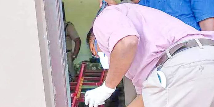 മൃഗാശുപത്രിയടക്കം മൂന്ന് സർക്കാർ ഓഫീസുകളിൽ മോഷണശ്രമം മൃഗാശുപത്രിയടക്കം മൂന്ന് സർക്കാർ ഓഫീസുകളിൽ മോഷണശ്രമം