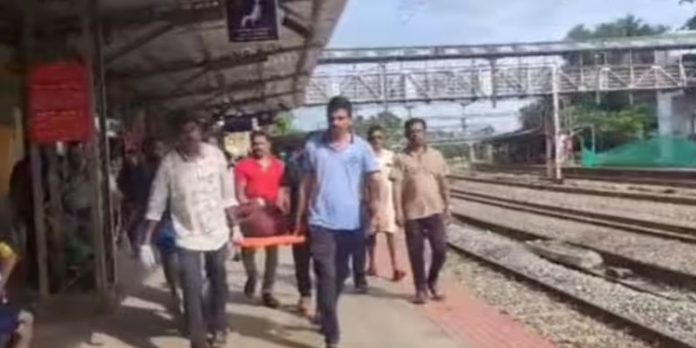 ഓടിത്തുടങ്ങിയ ട്രെയിനിൽ ചാടിക്കയറാൻ ശ്രമം ; മലപ്പുറത്ത് വയോധികയ്ക്ക് ദാരുണാന്ത്യം ഓടിത്തുടങ്ങിയ ട്രെയിനിൽ ചാടിക്കയറാൻ ശ്രമം ; മലപ്പുറത്ത് വയോധികയ്ക്ക് ദാരുണാന്ത്യം