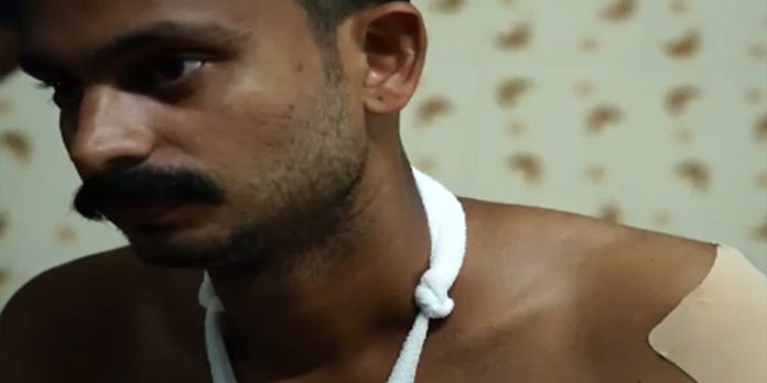 കാറിന് സൈഡ് നല്കിയില്ല ; സ്കൂള് വാന് തടഞ്ഞ് കുട്ടികളുടെ മുന്നിലിട്ട് ഡ്രൈവറെ മര്ദിച്ചു കാറിന് സൈഡ് നല്കിയില്ല ; സ്കൂള് വാന് തടഞ്ഞ് കുട്ടികളുടെ മുന്നിലിട്ട് ഡ്രൈവറെ മര്ദിച്ചു