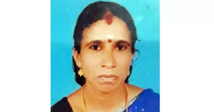 നായ കുറുകെ ചാടി ; ബൈക്കിൽ നിന്ന് തെറിച്ചുവീണ് യാത്രക്കാരി മരിച്ചു നായ കുറുകെ ചാടി ; ബൈക്കിൽ നിന്ന് തെറിച്ചുവീണ് യാത്രക്കാരി മരിച്ചു