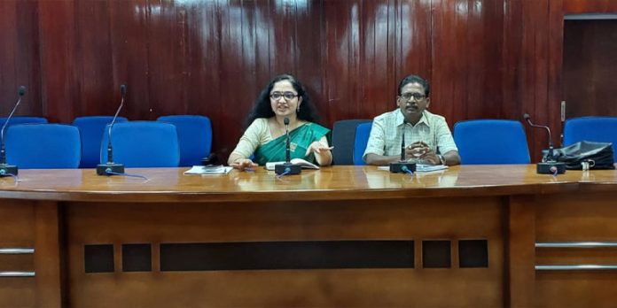 ജില്ലാതല അക്കാദമിക്ക് കൗണ്സില് രൂപീകരിക്കും : കളക്ടര് ജില്ലാതല അക്കാദമിക്ക് കൗണ്സില് രൂപീകരിക്കും : കളക്ടര്