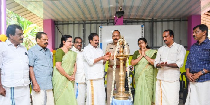 ശ്രീനാരായണ പബ്ലിക് സ്കൂളിലെ പ്രവേശനോത്സവം വർണ്ണാഭമായി ശ്രീനാരായണ പബ്ലിക് സ്കൂളിലെ പ്രവേശനോത്സവം വർണ്ണാഭമായി