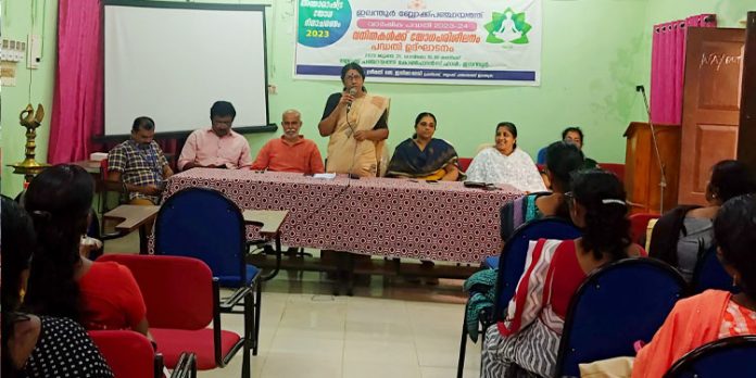 യോഗ ദിനാചരണവും യോഗ പരിശീലനവും നടത്തി യോഗ ദിനാചരണവും യോഗ പരിശീലനവും നടത്തി