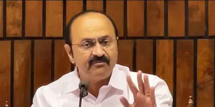 മുഖ്യമന്ത്രിക്കായി ഹെലികോപ്റ്റർ ധൂർത്തിന്റെ അങ്ങേയറ്റം ; രൂക്ഷ വിമർശനവുമായി വിഡി സതീശൻ മുഖ്യമന്ത്രിക്കായി ഹെലികോപ്റ്റർ ധൂർത്തിന്റെ അങ്ങേയറ്റം ; രൂക്ഷ വിമർശനവുമായി വിഡി സതീശൻ