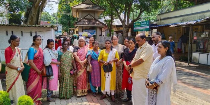 തിരുവല്ല ഗവൺമെന്റ് ഹോസ്പിറ്റലിൽ വൃക്ഷതൈ നട്ടു തിരുവല്ല ഗവൺമെന്റ് ഹോസ്പിറ്റലിൽ വൃക്ഷതൈ നട്ടു