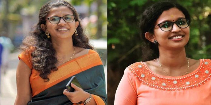 വ്യാജരേഖ തയാറാക്കിയത് സ്വന്തം ഫോണില് , ഒറിജിനല് സര്ട്ടിഫിക്കറ്റ് മുക്കാലിക്ക് സമീപമുള്ള ചുരത്തില് വെച്ച് കീറിക്കളഞ്ഞു ; ദൃശ്യവല്ക്കരിച്ച് അന്വേഷണസംഘം വ്യാജരേഖ തയാറാക്കിയത് സ്വന്തം ഫോണില് , ഒറിജിനല് സര്ട്ടിഫിക്കറ്റ് മുക്കാലിക്ക് സമീപമുള്ള ചുരത്തില് വെച്ച് കീറിക്കളഞ്ഞു ; ദൃശ്യവല്ക്കരിച്ച് അന്വേഷണസംഘം