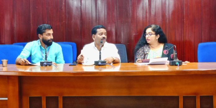 ആസ്തി വികസന ഫണ്ട് ; പ്രതിമാസ പ്രവര്ത്തി പുരോഗതി റിപ്പോര്ട്ട് കൃത്യമായി സമര്പ്പിക്കണം : അഡ്വ. പ്രമോദ് നാരായണ് എംഎല്എ ആസ്തി വികസന ഫണ്ട് ; പ്രതിമാസ പ്രവര്ത്തി പുരോഗതി റിപ്പോര്ട്ട് കൃത്യമായി സമര്പ്പിക്കണം : അഡ്വ. പ്രമോദ് നാരായണ് എംഎല്എ