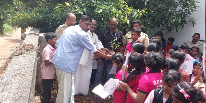 വൈക്കം ഗവൺമെൻറ് യുപി സ്കൂളിൽ പരിസ്ഥിതി ദിനാചരണം നടന്നു വൈക്കം ഗവൺമെൻറ് യുപി സ്കൂളിൽ പരിസ്ഥിതി ദിനാചരണം നടന്നു