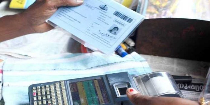 ഇ-പോസ് മെഷീൻ വീണ്ടും തകരാറിലായി ; റേഷൻ വിതരണം മുടങ്ങിയത് 2 മണിക്കൂർ ഇ-പോസ് മെഷീൻ വീണ്ടും തകരാറിലായി ; റേഷൻ വിതരണം മുടങ്ങിയത് 2 മണിക്കൂർ