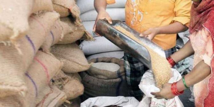 സംസ്ഥാനത്ത് ഇ-പോസ് മെഷീൻ തകരാർ തുടർക്കഥയാകുന്നു ; റേഷൻ വിതരണം വീണ്ടും മുടങ്ങി സംസ്ഥാനത്ത് ഇ-പോസ് മെഷീൻ തകരാർ തുടർക്കഥയാകുന്നു ; റേഷൻ വിതരണം വീണ്ടും മുടങ്ങി