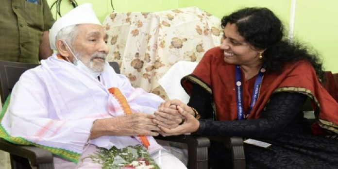സ്വാതന്ത്ര്യസമര സേനാനി കെ.എ. ബക്കറിന് ദേശത്തിന്റെ ആദരം സ്വാതന്ത്ര്യസമര സേനാനി കെ.എ. ബക്കറിന് ദേശത്തിന്റെ ആദരം