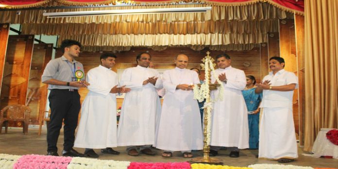 മെറിറ്റ് ഡേ ആഘോഷിച്ചു മെറിറ്റ് ഡേ ആഘോഷിച്ചു