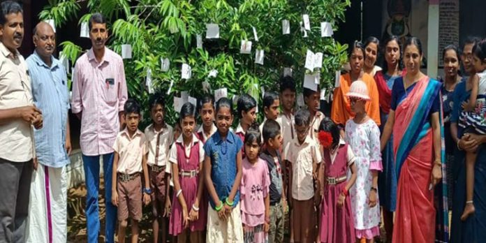 അക്ഷരമരവുമായി തെങ്ങുംകാവ് സര്ക്കാര് ലോവര് പ്രൈമറി സ്കൂള് അക്ഷരമരവുമായി തെങ്ങുംകാവ് സര്ക്കാര് ലോവര് പ്രൈമറി സ്കൂള്