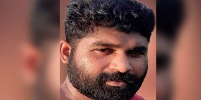 നിയന്ത്രണം വിട്ട ബൈക്ക് വൈദ്യുതി പോസ്റ്റില് ഇടിച്ചു ; അമ്പലപ്പുഴയില് യുവാവ് മരിച്ചു നിയന്ത്രണം വിട്ട ബൈക്ക് വൈദ്യുതി പോസ്റ്റില് ഇടിച്ചു ; അമ്പലപ്പുഴയില് യുവാവ് മരിച്ചു