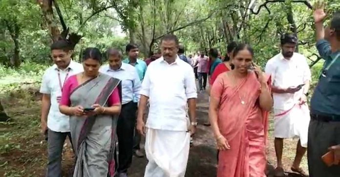 കേരളത്തിലെ ഏറ്റവും വലിയ മൃഗശാല നാടുകാണിയിൽ വരുന്നു ; സ്ഥലം സന്ദർശിച്ച് ഉന്നത തലസംഘം കേരളത്തിലെ ഏറ്റവും വലിയ മൃഗശാല നാടുകാണിയിൽ വരുന്നു ; സ്ഥലം സന്ദർശിച്ച് ഉന്നത തലസംഘം