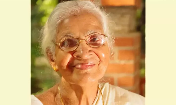 എഴുത്തുകാരി ദേവകി നിലയങ്ങോട് അന്തരിച്ചു എഴുത്തുകാരി ദേവകി നിലയങ്ങോട് അന്തരിച്ചു