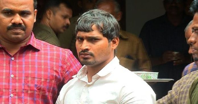 വിമാനത്തില് കേരളത്തിലെത്തി മോഷണം , വിമാനത്തിൽ തന്നെ തിരികെ യാത്ര ; ആന്ധ്രാ സ്വദേശി വിമാനത്താവളത്തിൽ വച്ച് പിടിയില് വിമാനത്തില് കേരളത്തിലെത്തി മോഷണം , വിമാനത്തിൽ തന്നെ തിരികെ യാത്ര ; ആന്ധ്രാ സ്വദേശി വിമാനത്താവളത്തിൽ വച്ച് പിടിയില്