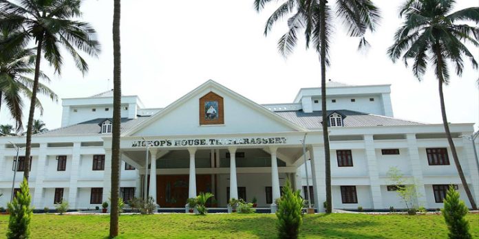 സഭാനേതൃത്വത്തെ സമൂഹമാധ്യമത്തിൽ വിമർശിച്ചു ; വൈദികനെ സസ്പെൻഡ് ചെയ്ത് താമരശ്ശേരി രൂപത സഭാനേതൃത്വത്തെ സമൂഹമാധ്യമത്തിൽ വിമർശിച്ചു ; വൈദികനെ സസ്പെൻഡ് ചെയ്ത് താമരശ്ശേരി രൂപത