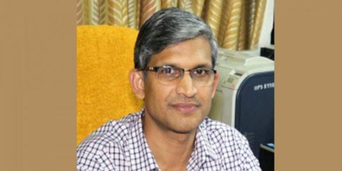 ഐഐപിഎസ് ഡയറക്ടർ കെ. എസ് ജെയിംസിനെ കേന്ദ്രം സസ്പെൻഡ് ചെയ്തു ഐഐപിഎസ് ഡയറക്ടർ കെ. എസ് ജെയിംസിനെ കേന്ദ്രം സസ്പെൻഡ് ചെയ്തു