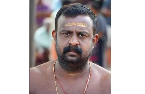 വീണ്ടും പനിമരണം ; തൃശൂരില് വാദ്യകലാകാരന് അന്തരിച്ചു വീണ്ടും പനിമരണം ; തൃശൂരില് വാദ്യകലാകാരന് അന്തരിച്ചു
