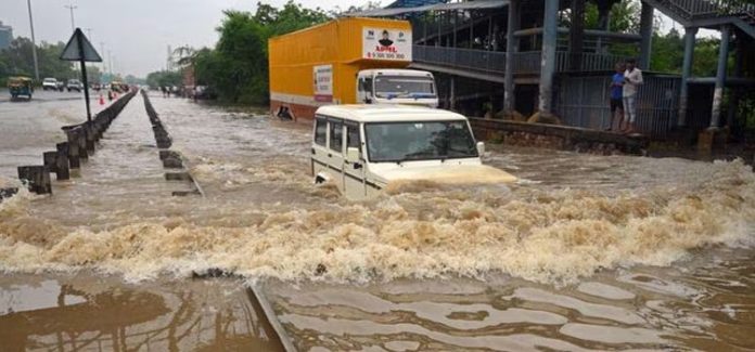 മഴക്കെടുതിയിൽ വൻ നാശം, മരണം 41 ; പ്രളയക്കെടുതിയിൽ വലഞ്ഞ് ഏഴ് സംസ്ഥാനങ്ങൾ മഴക്കെടുതിയിൽ വൻ നാശം, മരണം 41 ; പ്രളയക്കെടുതിയിൽ വലഞ്ഞ് ഏഴ് സംസ്ഥാനങ്ങൾ