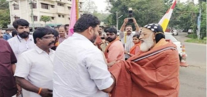 തീര്ത്ഥാടന പദയാത്രക്ക് സ്വീകരണം നല്കി തീര്ത്ഥാടന പദയാത്രക്ക് സ്വീകരണം നല്കി
