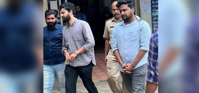 എംഎസ്എഫ് പ്രവര്ത്തകരെ കൈവിലങ്ങ് അണിയിച്ച സംഭവം ; അന്വഷണ ഉത്തരവിട്ട് മനുഷ്യാവകാശ കമ്മീഷൻ എംഎസ്എഫ് പ്രവര്ത്തകരെ കൈവിലങ്ങ് അണിയിച്ച സംഭവം ; അന്വഷണ ഉത്തരവിട്ട് മനുഷ്യാവകാശ കമ്മീഷൻ