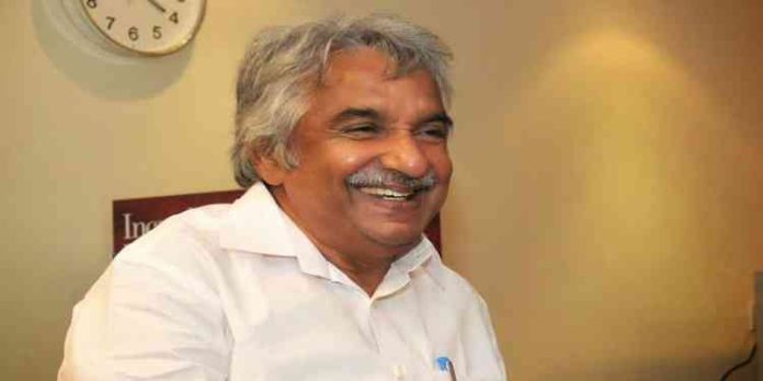 ജനസാഗരം സാക്ഷിയായി യാത്രമൊഴി ; ഉമ്മൻ ചാണ്ടിയുടെ ഭൗതിക ദേഹം വഹിച്ചു കൊണ്ടുള്ള വിലാപയാത്ര ; തിരുവല്ലയിൽ ഗതാഗത നിയന്ത്രണം ഏർപ്പെടുത്തി പോലീസ് ജനസാഗരം സാക്ഷിയായി യാത്രമൊഴി ; ഉമ്മൻ ചാണ്ടിയുടെ ഭൗതിക ദേഹം വഹിച്ചു കൊണ്ടുള്ള വിലാപയാത്ര ; തിരുവല്ലയിൽ ഗതാഗത നിയന്ത്രണം ഏർപ്പെടുത്തി പോലീസ്