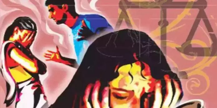 ഭാര്യയെ മൂത്രം കുടിയ്ക്കാൻ നിർബന്ധിച്ചു ; യുവാവ് അറസ്റ്റിൽ ഭാര്യയെ മൂത്രം കുടിയ്ക്കാൻ നിർബന്ധിച്ചു ; യുവാവ് അറസ്റ്റിൽ