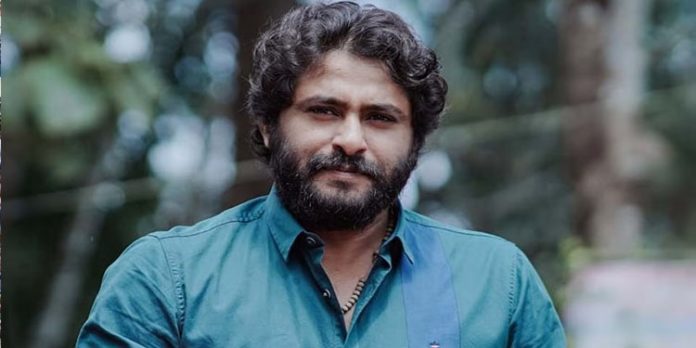 നമ്മൾ ഇനി എന്ന് മാറും… ആ പകുതി മങ്ങിയ ഫോട്ടോ പോലും ഷെയർ ചെയ്യാൻ പറ്റില്ല – ആന്റണി വർഗീസ് നമ്മൾ ഇനി എന്ന് മാറും… ആ പകുതി മങ്ങിയ ഫോട്ടോ പോലും ഷെയർ ചെയ്യാൻ പറ്റില്ല – ആന്റണി വർഗീസ്