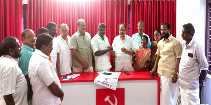 എ.ഐ.ടി.യു.സി ഫണ്ട് ഏറ്റുവാങ്ങി എ.ഐ.ടി.യു.സി ഫണ്ട് ഏറ്റുവാങ്ങി