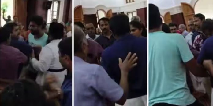 പള്ളി പുതുക്കി പണിതതിനെ ചൊല്ലി തർക്കം : ചെങ്ങന്നൂരിൽ ഓർത്തഡോക്സ് പള്ളിയിൽ സംഘർഷം പള്ളി പുതുക്കി പണിതതിനെ ചൊല്ലി തർക്കം : ചെങ്ങന്നൂരിൽ ഓർത്തഡോക്സ് പള്ളിയിൽ സംഘർഷം