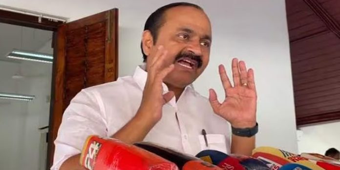 ഉമ്മൻചാണ്ടിക്കെതിരെ നടന്നത് വലിയ ഗൂഢാലോചന, ഒരു പുരുഷായുസ്സ് മുഴുവൻ വേട്ടയാടി – വിഡി സതീശൻ ഉമ്മൻചാണ്ടിക്കെതിരെ നടന്നത് വലിയ ഗൂഢാലോചന, ഒരു പുരുഷായുസ്സ് മുഴുവൻ വേട്ടയാടി – വിഡി സതീശൻ