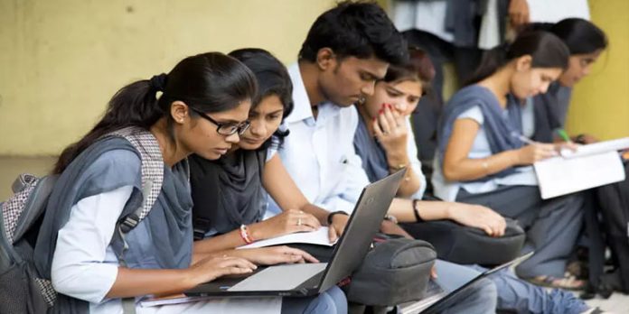 പ്ലസ് വൺ രണ്ടാം സപ്ലിമെന്ററി അലോട്ട്മെന്റ് : ഇനിയും സീറ്റില്ലാതെ മലപ്പുറം പ്ലസ് വൺ രണ്ടാം സപ്ലിമെന്ററി അലോട്ട്മെന്റ് : ഇനിയും സീറ്റില്ലാതെ മലപ്പുറം