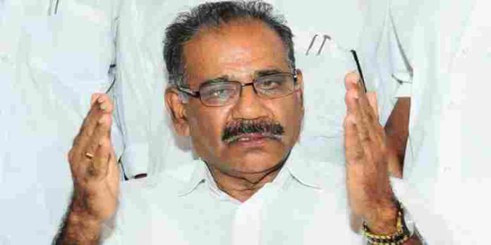 മുട്ടിൽ മരം മുറി: പ്രതികളുടെ വാദം പൊളിഞ്ഞത് വനം വകുപ്പ് നടത്തിയ ശാസ്ത്രീയ പരിശോധനയിലെന്ന് വനംമന്ത്രി മുട്ടിൽ മരം മുറി: പ്രതികളുടെ വാദം പൊളിഞ്ഞത് വനം വകുപ്പ് നടത്തിയ ശാസ്ത്രീയ പരിശോധനയിലെന്ന് വനംമന്ത്രി