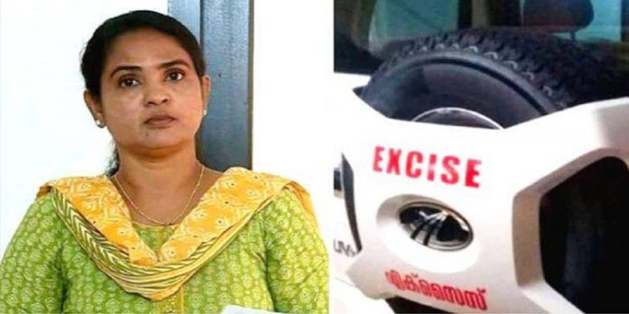 വ്യാജ മയക്കുമരുന്ന് കേസില് ബ്യൂട്ടി പാര്ലര് ഉടമ അറസ്റ്റിലായ സംഭവം ; ഇൻസ്പെക്ടർക്ക് സസ്പെൻഷൻ വ്യാജ മയക്കുമരുന്ന് കേസില് ബ്യൂട്ടി പാര്ലര് ഉടമ അറസ്റ്റിലായ സംഭവം ; ഇൻസ്പെക്ടർക്ക് സസ്പെൻഷൻ