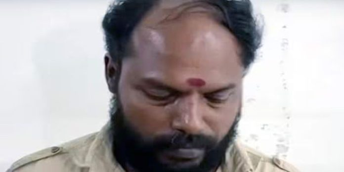 കാമുകിയെ ഒഴിവാക്കാൻ പേഴ്സിൽ മയക്കുമരുന്ന് ഒളിപ്പിച്ചു, കള്ളക്കേസില് കുടുക്കാൻ ശ്രമം ; പ്രതി പിടിയില് കാമുകിയെ ഒഴിവാക്കാൻ പേഴ്സിൽ മയക്കുമരുന്ന് ഒളിപ്പിച്ചു, കള്ളക്കേസില് കുടുക്കാൻ ശ്രമം ; പ്രതി പിടിയില്