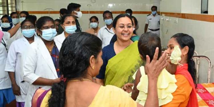 മദ്യ ലഹരിയിൽ മാതാപിതാക്കൾ വലിച്ചെറിഞ്ഞ ഒന്നരവയസുകാരി ഇന്ന് ആശുപത്രി വിടും മദ്യ ലഹരിയിൽ മാതാപിതാക്കൾ വലിച്ചെറിഞ്ഞ ഒന്നരവയസുകാരി ഇന്ന് ആശുപത്രി വിടും